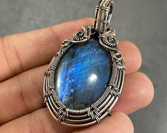 Pendentif labradorite unique, pendentif enveloppé de fil de cuivre, bijoux en cuivre oxydé, pendentif de créateur, cadeau pour sa mère, cadeau d'anniversaire pour elle