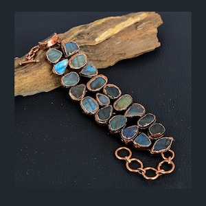 Pulseira de labradorita bruta, pulseira de cobre eletroformada, pulseira de corrente ajustável, joia artesanal, pulseira de pedra verdadeira, presente para esposa e mãe.