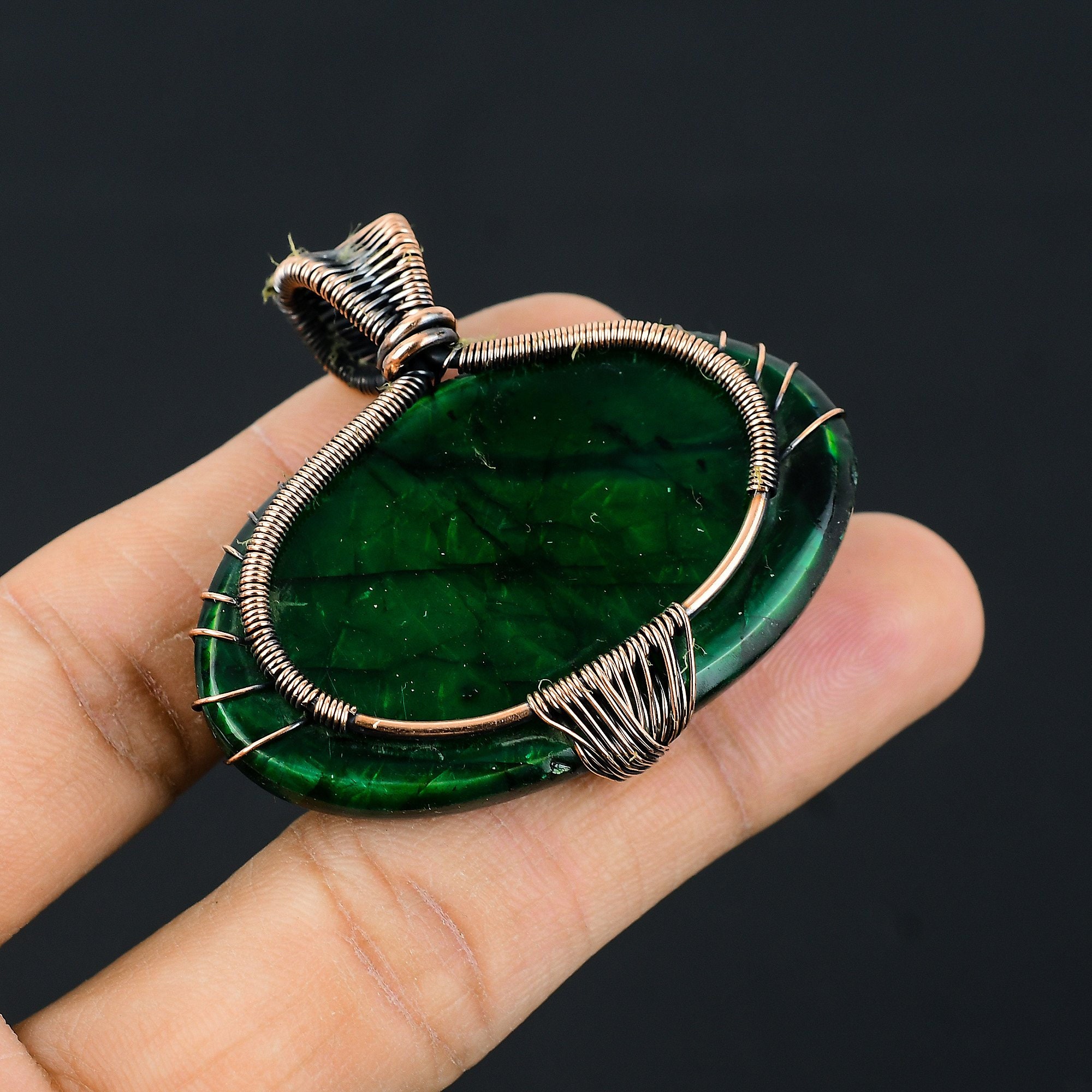 Ciondolo con pietra preziosa di labradorite, pendente avvolto in filo di rame per uomo, ciondolo di design in rame per donna, regalo per lei, gioielli in labradorite - Italia