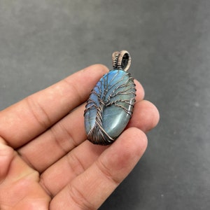 Arbre de vie Pendentif en cuivre labradorite fil enveloppé de pierres précieuses en cuivre Pendentif de designer cadeau pour elle Pendentifs en labradorite pour colliers femmes image 4