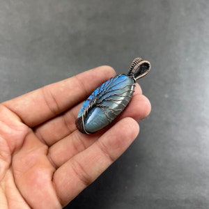 Arbre de vie Pendentif en cuivre labradorite fil enveloppé de pierres précieuses en cuivre Pendentif de designer cadeau pour elle Pendentifs en labradorite pour colliers femmes image 3