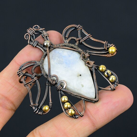 SULLY - Montre femme phase de lune quartz - Cadran blanc - Acier 30 mm - Élégance contemporaine - Charlie Paris SULLY - Montre femme phase de lune quartz - Cadran blanc - Acier 30 mm - Élégance contemporaine - Charlie Paris