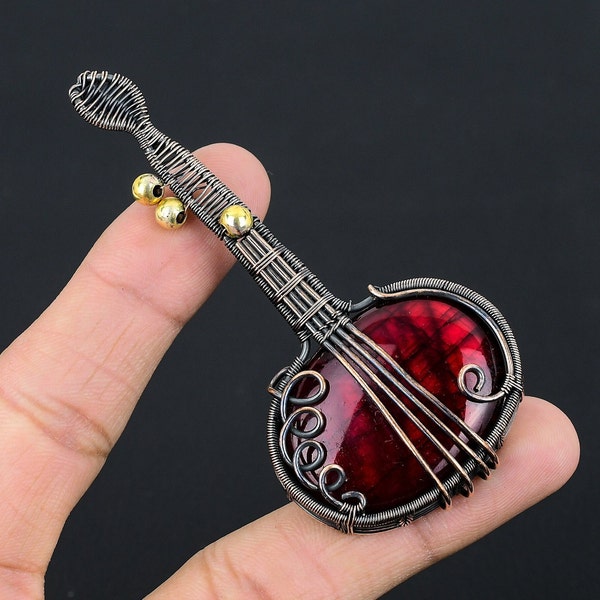 Red Flash Labradorite Guitar Pendant Copper Wire Wrapped Pendant Labradorite Gemstone Pendant Labradorite Pendant Jewelry Gift Music Lover