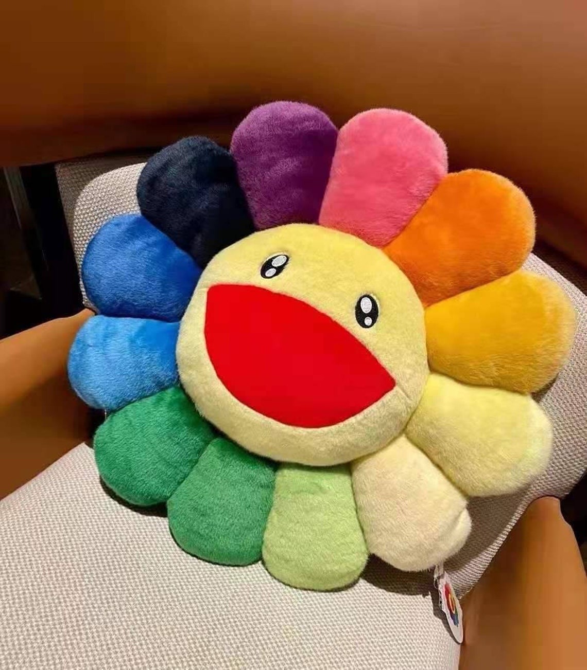 murakami takashi flower pillow