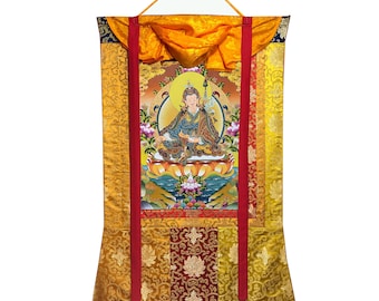 Thangka de Guru Rinpoche: Pintura de Padmasambhava em brocado de seda com folha de ouro 24k