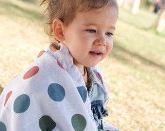 Manta de bebé de muselina orgánica, manta de algodón suave para recién nacidos, manta de dos capas para niños pequeños, manta con estampado de lunares, regalo unisex para baby shower.