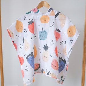 Ekologisk muslin babyhandduk med huva, badponcho i färgglad frukt, bomullsstrandhandduk, babyshowerpresent, tvättlapp för nyfödd, cape för baby bild 8