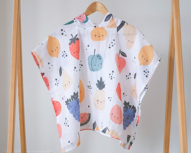 Ekologisk muslin babyhandduk med huva, badponcho i färgglad frukt, bomullsstrandhandduk, babyshowerpresent, tvättlapp för nyfödd, cape för baby bild 8