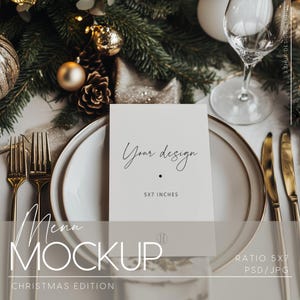 Mockup kerstmenu met feestelijke decoratie op tafel, bruiloftsmodel, slim object, 5 x 7 inch, PSD, JPG
