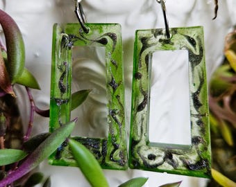 A Peak Through the Vines earrings