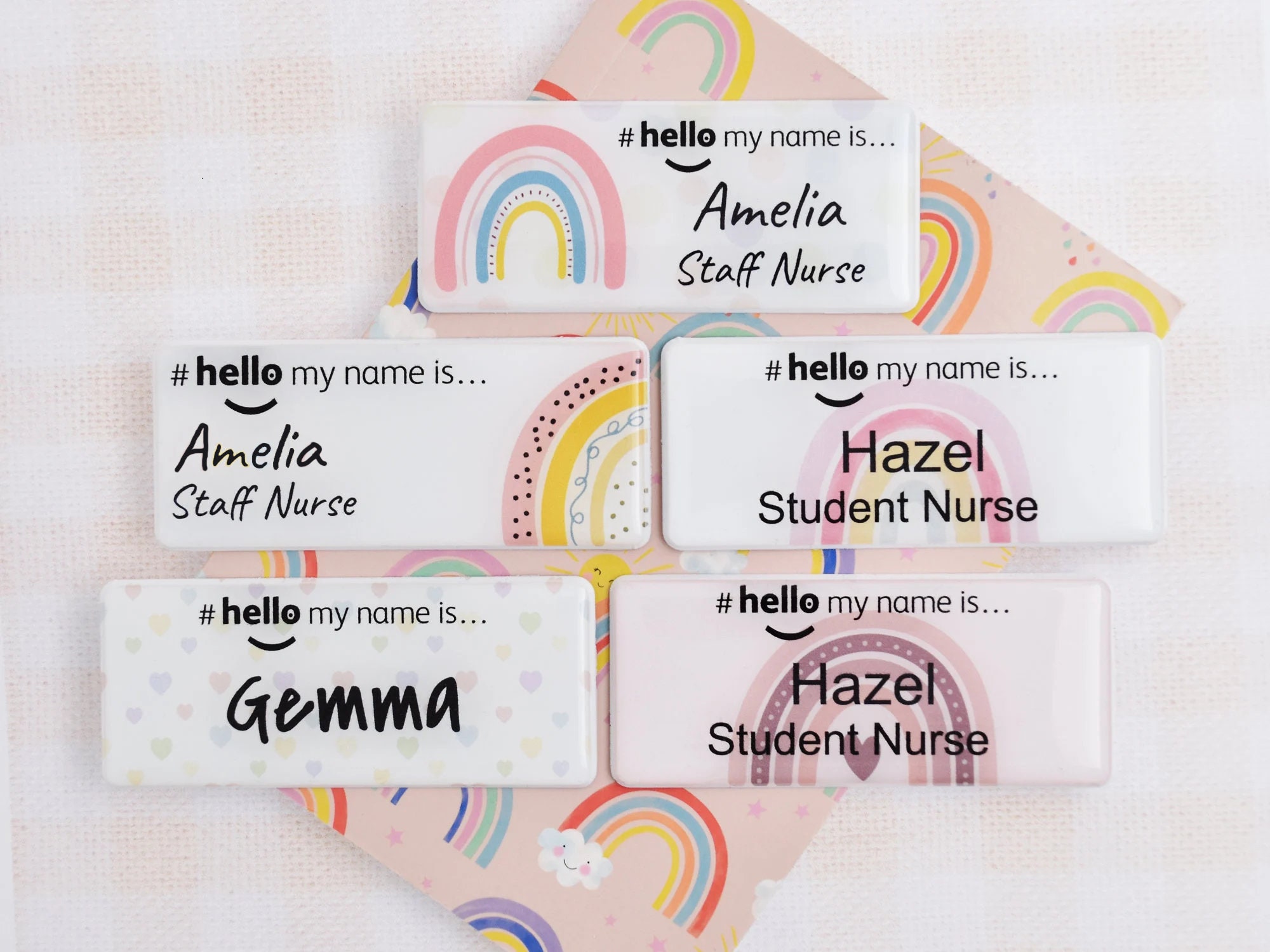 樹脂仕上げ Hello My Name Is Rainbow ネームバッジリール 学生 看護師 医師 助産師 病院 NHS 従事者 保育園 幼稚園
