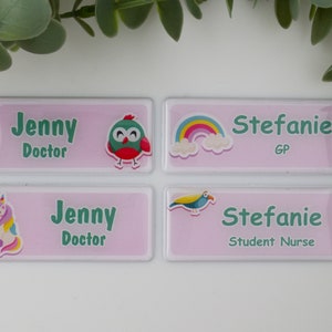 Acabado de resina Personalizado Rosa Niños Animal Hola Mi nombre es Insignia de nombre Enfermera Partera Hospital NHS Practicante Guardería preescolar