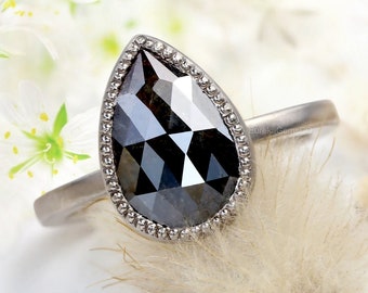 18K Salt And Pepper Ring, Moissanite Solitaire Engagement Ring, Pear Cut Salt And Pepper Diamond Ring Milgrain Bezel Ring Black Diamond Ring