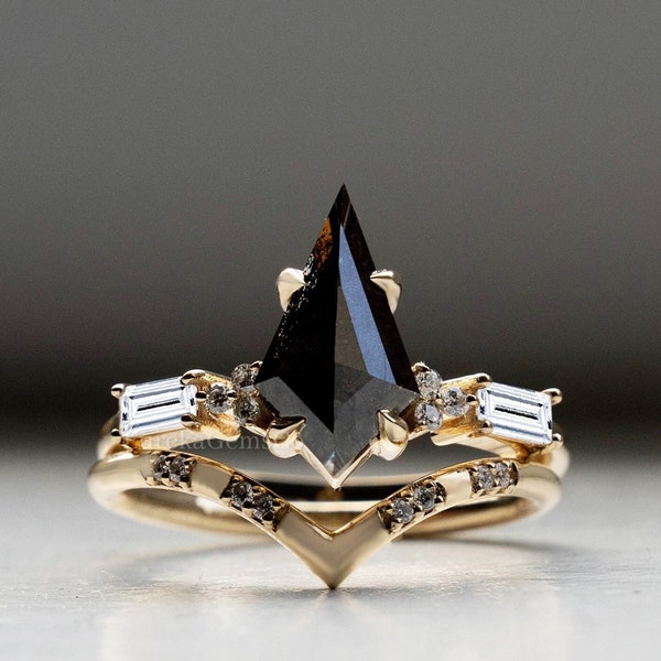 Salt and Pepper Bridal Set, Kite Shape Ring Set, Handmade Diamond Wedding Set, Vintage Yellow Gold Diamond Ring Set, Kite Salt Diamond Ring