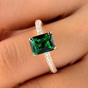 2CT Radiant cut Emerald Ring,Birthstone ring,Gold Ring,Gemstone Band,Statement Ring,Engagement Ring, Rectangle Ring,Cocktail Ring,Prong Ring