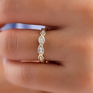 Moissanite Infinity Band, Vintage Infinity Shaped Wedding Band, 14k Gold Diamond Twisted Stackable Ring Simple Delicate Twist Ring Rope Ring