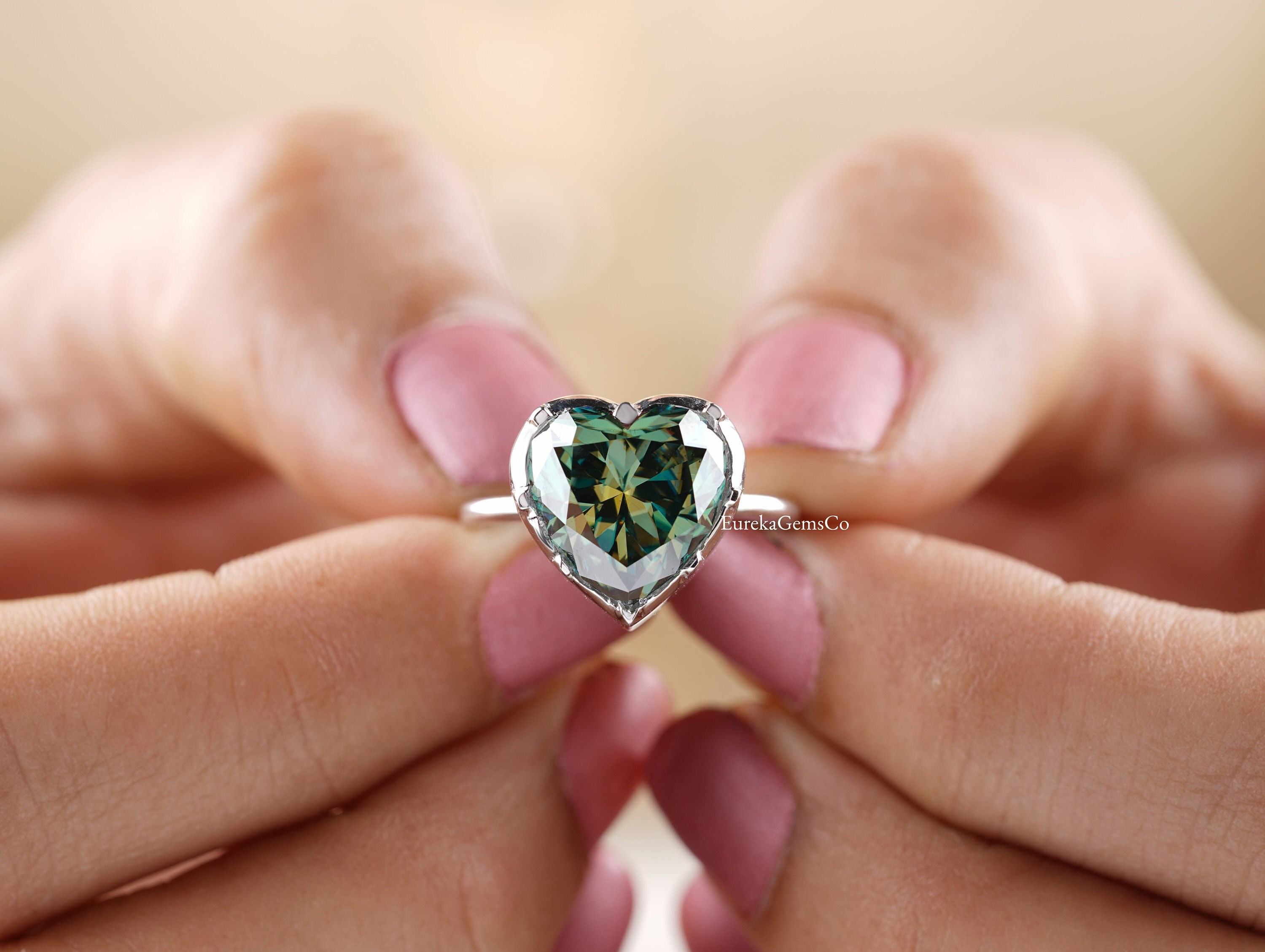 Green heart shaped sale ring