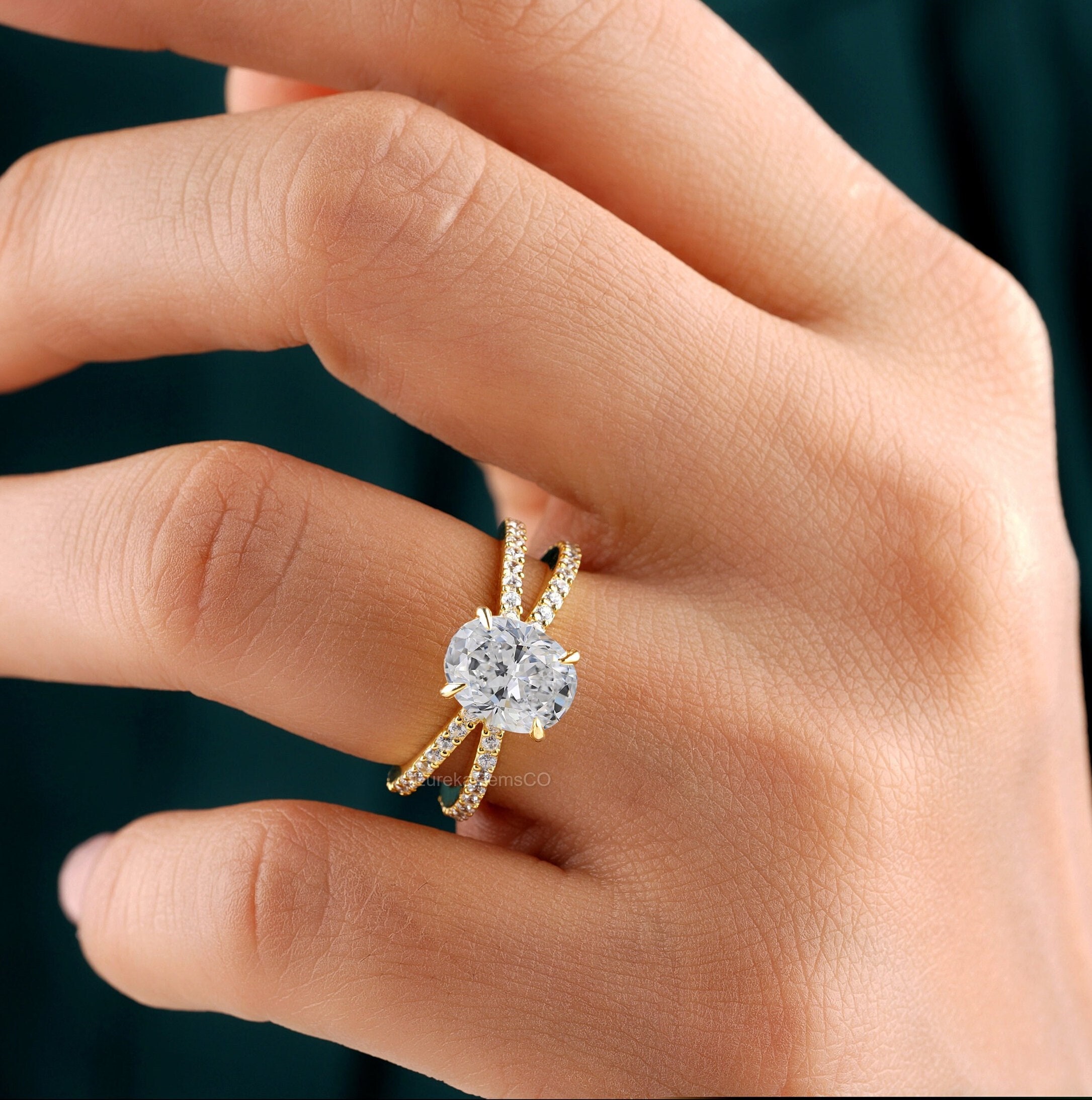Oval Cut Moissanite Engagement Ring, Antique Split Shank Eternity Ring ...