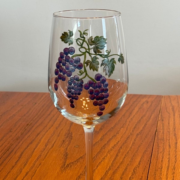 Hand-painted Wine Glasses with or without stem: Grapes and leaves