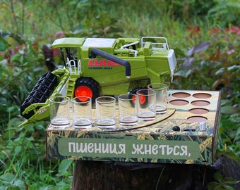 Combine Harvester Whiskey Dispenser for 6 Glasses, Farmer Gifts for Men, 5 Anniversary Gift for Dad Husband, Unique Bar Accessory