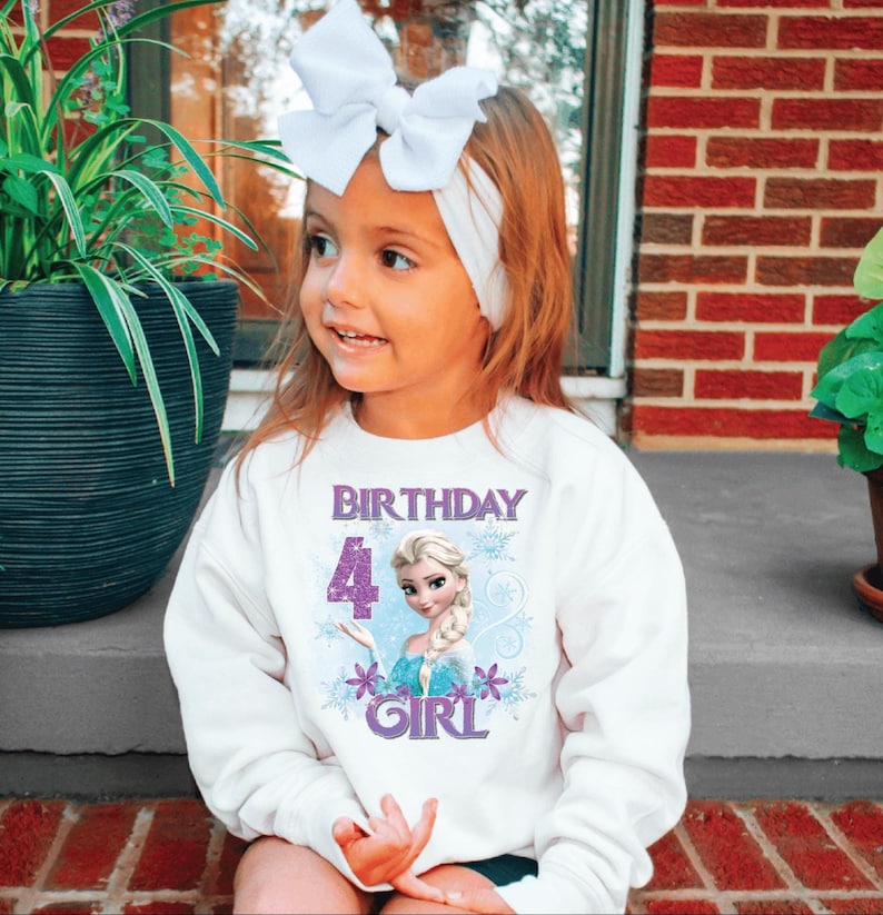 Sudadera de Elsa para niña, traje de fiesta de princesa Frozen personalizado, camiseta a juego de cumpleaños de Disney para la familia, camiseta de cumpleaños de Elsa para niños pequeños, regalo de cumpleaños juvenil imagen 1