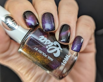 Esmalte Melodrama y imán con forma de rayo - Barniz magnético multicromático hecho a mano de marca independiente del Reino Unido