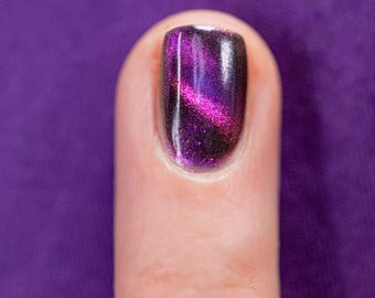 Melodrama Polish & Lightning Bolt Magnet - Magnetic Multichrome