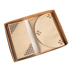 Cartera de mano, cartera de mujer, reciclada, hecha a mano, reciclada, hecha en India, hecha a mano, accesorios de moda, set de regalo, set de regalo hecho a mano Beige & Brown