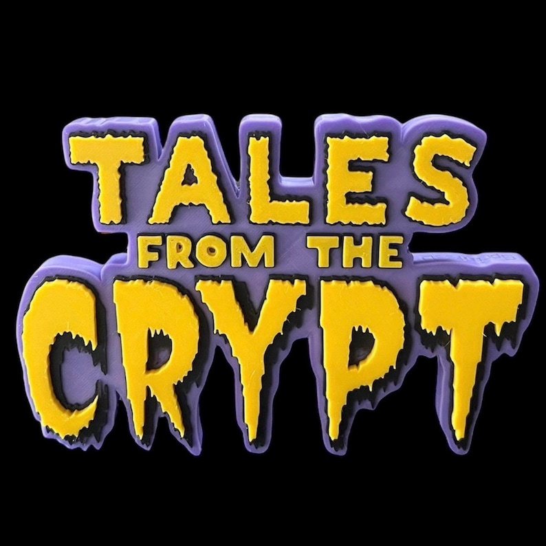 Puede incluir: Un logotipo morado y amarillo para el programa de televisi&oacute;n "Tales from the Crypt".