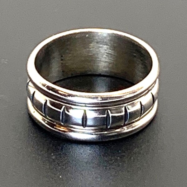 Sterling Silver Men's Domed Band w/ Round Borders & Hatch Marks Ring Size 11.25