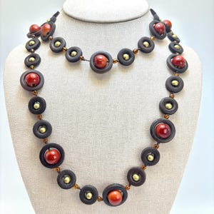 VTG Red & Black Wood Beaded Fashion Costume Necklace Size 36&quot; Length
