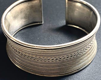 ヴィンテージ！Silver Rope Wavy Cuff ブレスレット Vintage Unisex Silver Tone 6” Ornate Twisted Rope Swirls