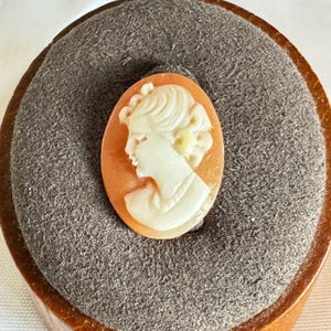 Victorian Lady Profile Carved Shell Cameo Loose Stone Size 0.75&#39;&#39; Length