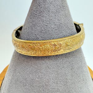 Antique Gold Tone Toddler Baby Hinged Bangle Flower Design Size XS