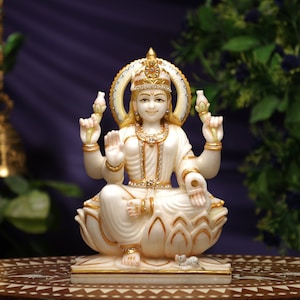 Lakshmi Goddess Statue,Sitting Laxmi Idol,Goddess of Wealth, Diwali Indian Gift,Hindu Maa of Wealth, Good fortune, Fertility & Prosperity