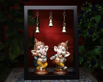 Statues de Ganesh dans un cadre en bois, ensemble musical de l'idole de Ganesh, danse du dieu du nouveau départ de Ganesh pour l'autel, jolies statues de Ganesh pour la décoration