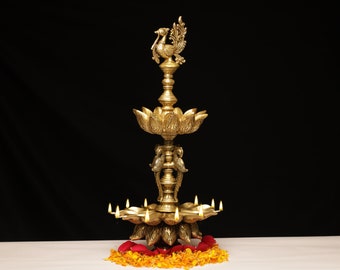 Messing Pfau Diya Ständer, Messing Appam Deepam, Messing Deepak 21 Zoll für Tempel Mandir Pooja Artikel, Diwali Deepawali Puja Decor, Geschenke für Diwali