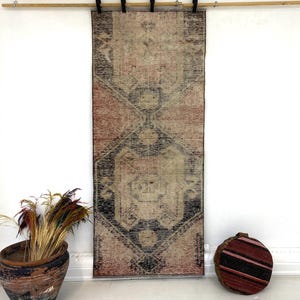 Alfombra turca vintage de lana anudada a mano, de Anatolia, descolorida, de 76 x 170 cm