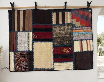 Vintage Turkish Wool Wall Art Rug: Handmade Tapestry, (2’9x4'4 ft)
