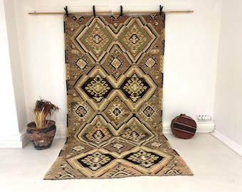 Vintage Wool Kilim Rug, Handwoven Boho Ethnic Wall Art (5'0"x9'4")