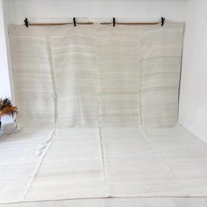 Stor vardagsrumsmatta i hampa: Vintage turkisk matta (3,2 x 3,7 m)