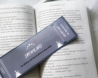Segnalibro con le clausole scritte in piccolo / Le clausole scritte in piccolo di Lauren Asher