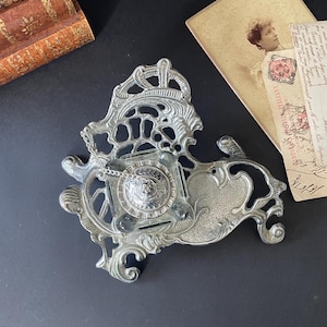 Encrier ancien de style Art nouveau avec support, encrier orné en métal argenté, encrier avec repose-stylo pour bureau, accessoire d'écriture