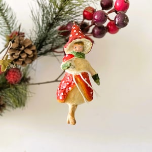 Vintage inspirierte Fliegenpilz handgefertigte gesponnene Baumwolle, Pilz-Verzierungspuppe im viktorianischen Stil, Miniatur-Pilzpuppendekoration aus gesponnener Baumwolle