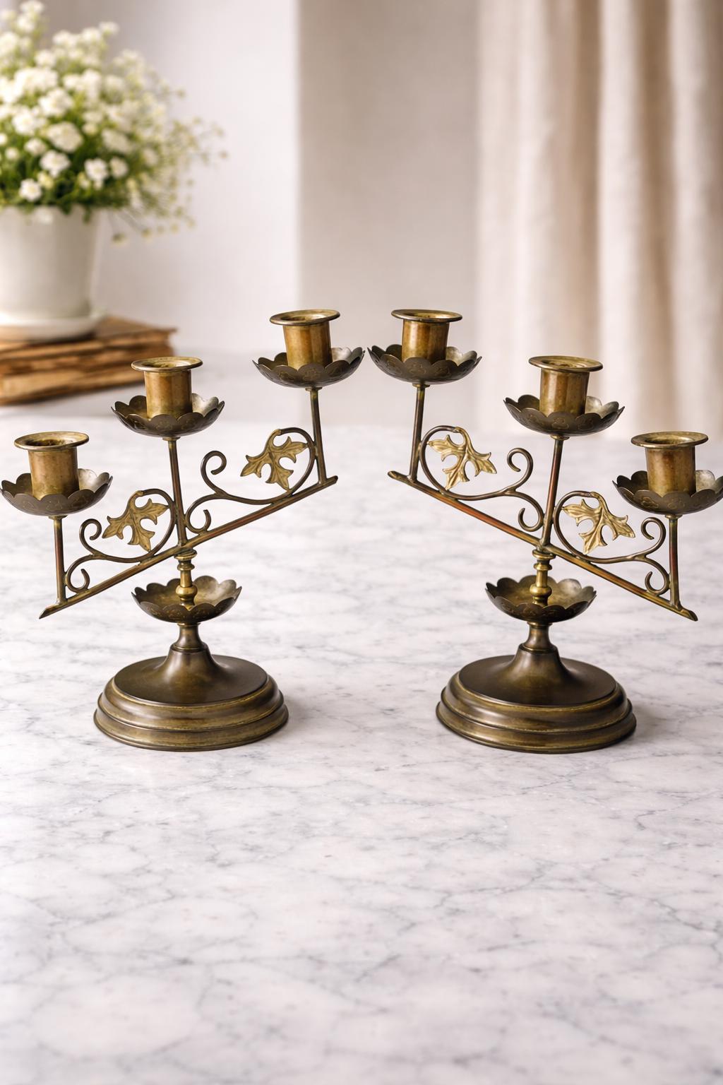 Candelabro da chiesa modello '700 in ottone anticato