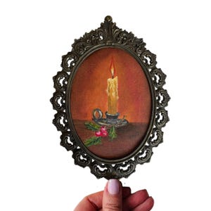 Vela en miniatura con marco de latón vintage, pintura al óleo original de naturaleza muerta con marco de latón vintage.