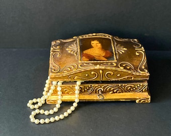 Vintage Decorative Italian Wooden Trinket Box Vintage Decorative Italian Wooden Trinket Box