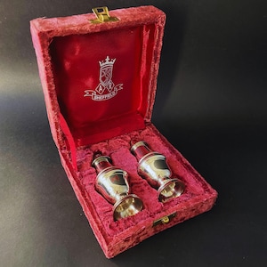 Vintage Sheffield Boxed Silver Plated Salt and Pepper Shakers Set ,  English Silver Plated Cruet Set , Boxed Sheffield Condiment Set