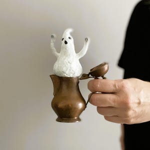 Ghost Halloween Mantel decor , Handmade Spun Cotton Display Ghost Figure Farmhouse Halloween, Horror Gothic Vintage style Ghost Figurine