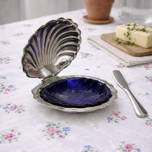 Vintage Seashell Butter Dish with Knife , Italian Metal Shell shaped Butter Bowl with Blue lid 1960s , Clam butter dish